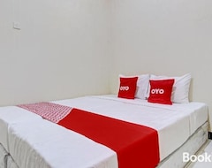 Khách sạn Oyo 93208 Guest House Cemara 2 (Brebes, Indonesia)