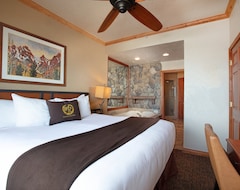Hotel Two-Bedroom Apartment Canyons Resort (Park City, USA)