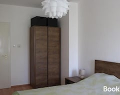 Koko talo/asunto Apartment With Swing (Hévíz, Unkari)