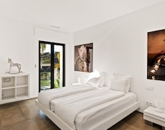 Koko talo/asunto Extreme Luxury - Coolest Contemporary Villa (Marbella, Espanja)