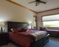 Toàn bộ căn nhà/căn hộ Luxurious Condo In Smoky Mountain Country Club (Whittier, Hoa Kỳ)