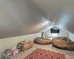 Cijela kuća/apartman Cozy Conifer Cabin With Mtn Views On 100 Acres! (Evergreen, Sjedinjene Američke Države)