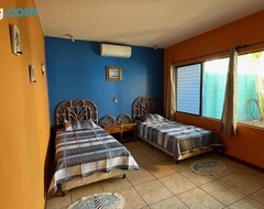 Entire House / Apartment Chalet En Puerto San Jose (San José, Guatemala)