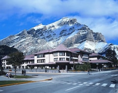 Hotel Elk + Avenue (Banff, Canada)