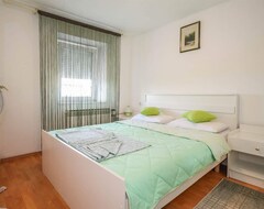 Otel 3 Bedroom Accommodation In Brtonigla (Brtonigla, Hırvatistan)