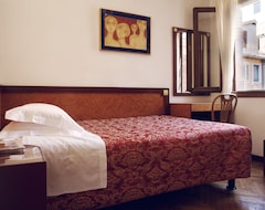 Hotel Serenissima (Venedik, İtalya)