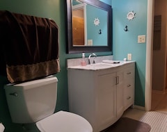 Khách sạn Cozy Lake Chapin House, Two Bedroom, One Bath Quiet Country Setting (Berrien Springs, Hoa Kỳ)