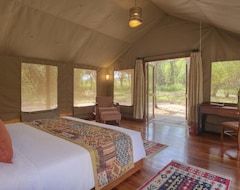 Khách sạn Sarova Mara Game Camp (Narok, Kenya)