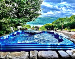 Tüm Ev/Apart Daire Lakeview Villa, Private Setting, Scenic Views, Gardens, Waterfalls, Hot Tub&pool (Homer, ABD)