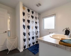 Cijela kuća/apartman Brant Hills - Clean 3 Bedroom - Backyard (Burlington, Kanada)