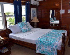 Catamaran Hotel (Falmouth Harbour, Antigua and Barbuda)