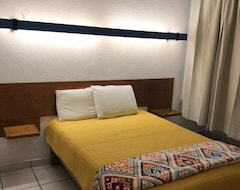 Khách sạn Hotel & Suites Luna Mexicana (Puerto Vallarta, Mexico)