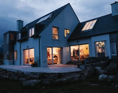 Tüm Ev/Apart Daire Luxurious,Secluded, Award-Winning Highland Eco-Lodge, Panoramic Hot-tub sea View (Torridon, Birleşik Krallık)
