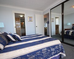 Hotel Pinnacle Unit 403 (Forster, Australia)