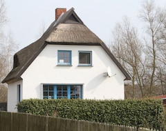 Hotel Cozy, Comfortable Apartment At The Water, Suitable For 6 People (Wiek, Alemania)