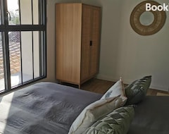 Cijela kuća/apartman Maison Chaleureuse Avec Piscine Et Parking (Saint-Gelais, Francuska)