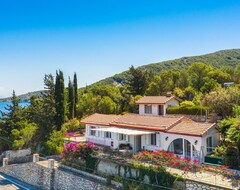 Tüm Ev/Apart Daire Nitsas House - Two Bedroom Villa, Sleeps 4 (Frikes, Yunanistan)