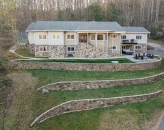 Toàn bộ căn nhà/căn hộ Mountain Mansion Estate: Luxurious Family Fun (Biltmore Forest, Hoa Kỳ)