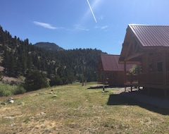 Entire House / Apartment Come Stay In Our Beautiful Cabin Sitting On The Banks Of The Big Hole River (Wisdom, USA)