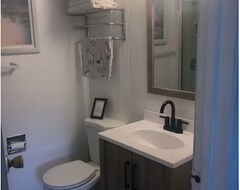 Toàn bộ căn nhà/căn hộ New Listing! Two Bedroom Apartment In Cherry Grove With Private Hot Tub (Holtsville, Hoa Kỳ)