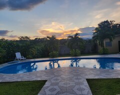 Entire House / Apartment 20 Minutes From Airport Spacious Cottage (Lamaní, Honduras)