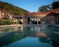 Cijela kuća/apartman Nice Apartment At A Shared Swimming Pool In The Dordogne (Les Eyzies, Francuska)