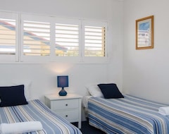 Khách sạn Sunseeker Holiday Apartments (Noosa, Úc)