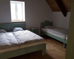 Hele huset/lejligheden Holiday House With Stylish Wooden Furniture (Horní Maršov, Tjekkiet)