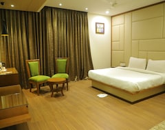 Hotel Maple Grand (Agra, India)