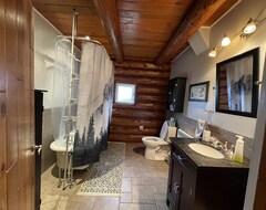 Entire House / Apartment Kamloops Riverside Lodge (Kamloops, Canada)