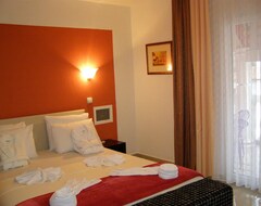Deluxe Triple Room - Wellnes & Spa Hotel Angelo Gabriel (Petrovac, Montenegro)