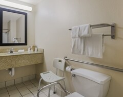 Hotel Red Roof Inn and Suites Knoxville East (Knoxville, USA)