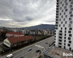 Hele huset/lejligheden 1br Modern Condo Near The University (Sofia, Bulgarien)