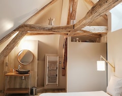 Casa/apartamento entero Old Renovated Tile In The Forest (Villeneuve-sur-Yonne, Francia)