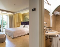 Khách sạn Romano Palace Luxury Hotel (Catania, Ý)