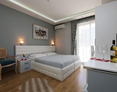 Khách sạn Hotel Vila Verde City Center (Tirana, Albania)