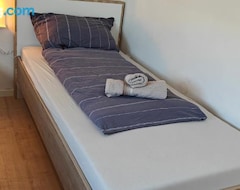 Koko talo/asunto Sorglos Ferienwohnung - Balkon, Terrasse & Parkplatz (Coburg, Saksa)