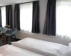Dihei - Hotel, Lounge, Bar (Dübendorf, İsviçre)