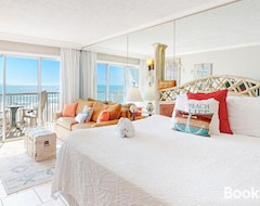 Hotel Islander 304: Beautiful Efficiency, King & Sleeper Sofa- Balcony,pool,movies (Fort Walton Beach, USA)