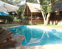 Khách sạn Zikomo Safari (Chipata, Zambia)