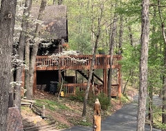 Koko talo/asunto Log Cabin In The Woods. Relaxing Outdoor And Cozy Indoor Living Near The Lake. (Kimberling City, Amerikan Yhdysvallat)