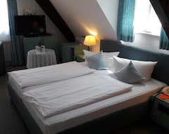 Khách sạn Hotel Adler (Weil am Rhein, Đức)
