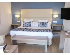 Hotelli Menorca Binibeca By Pierre & Vacances Premium Adults Only (Sant Lluis, Espanja)