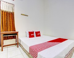 Hotel OYO 93208 Guest House Cemara 2 (Brebes, Indonesia)
