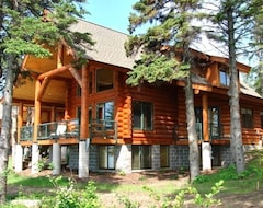 Toàn bộ căn nhà/căn hộ Brand New Luxury Lake Superior Log Home! (Schroeder, Hoa Kỳ)