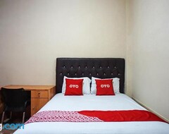 Hotel Oyo 93355 Maestro Home Syariah (Medan, Indonesia)