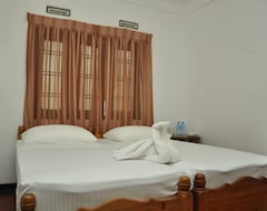 Khách sạn Sujatha Lodge (Dambulla, Sri Lanka)