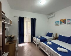 Khách sạn Vogue15 Rooms (Golem, Albania)