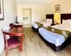 Hotel Lodge Inn and Suites (Niagara Falls, Canada)