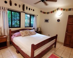 Toàn bộ căn nhà/căn hộ Luxury 5 Bedroom, 4 Bath Pacific Coast Gated-community Home W/pool & Gym Access (Los Pargos, Costa Rica)